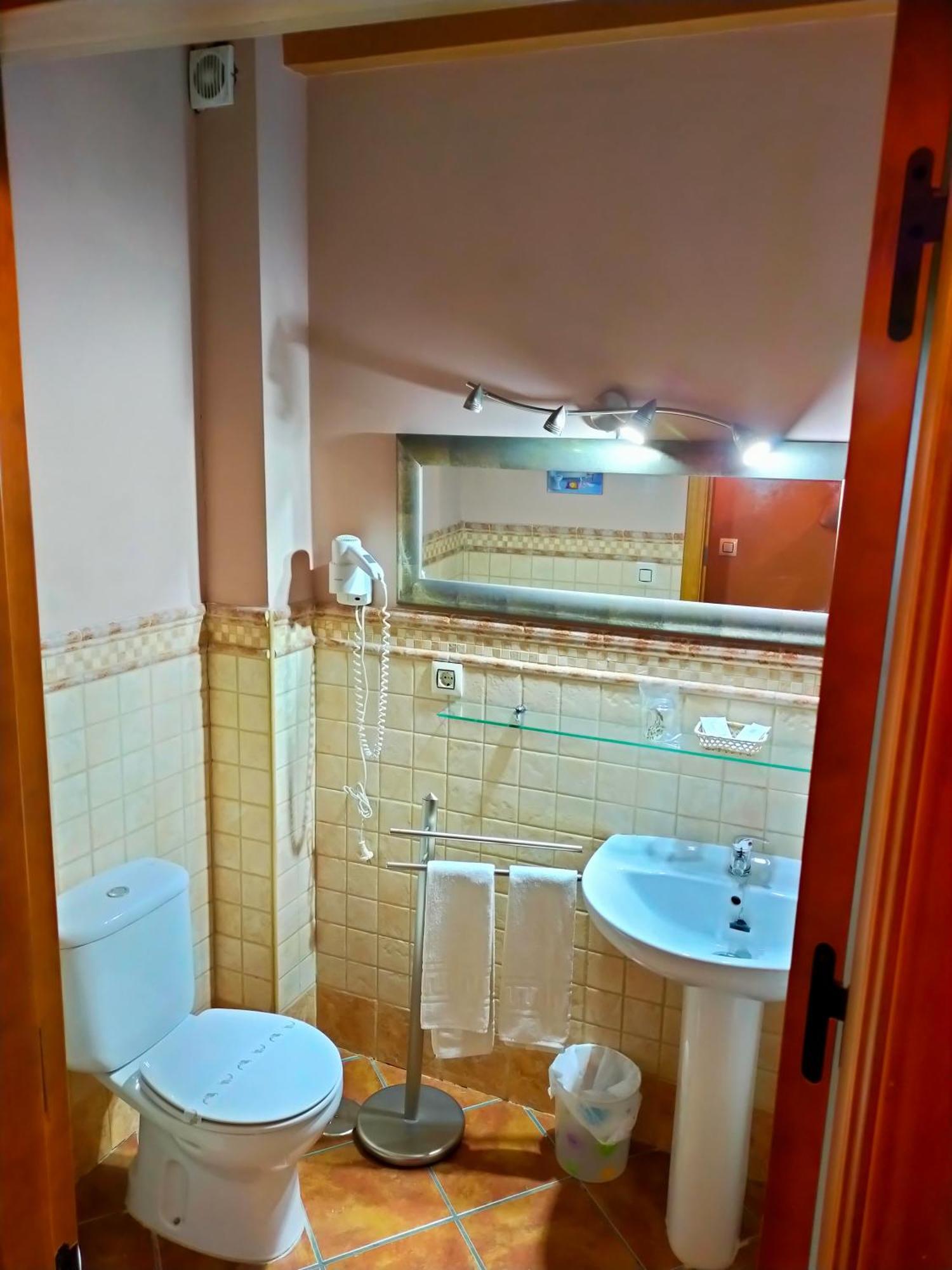 Hotel Rural Real De Laroles Nevada Bike And Treeking מראה חיצוני תמונה